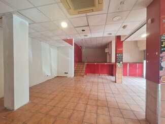 Plus de détails pour Multi-résidentiel à vendre