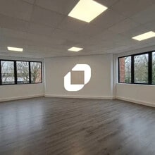 Flex in Montigny-le-Bretonneux for lease Building Photo- Image 1 of 2