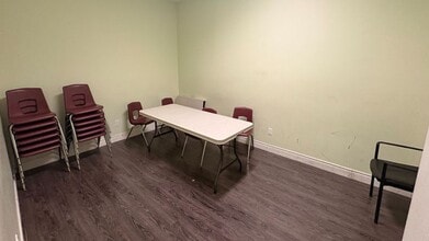 1295 Eglinton Ave, Mississauga, ON for lease Interior Photo- Image 2 of 9