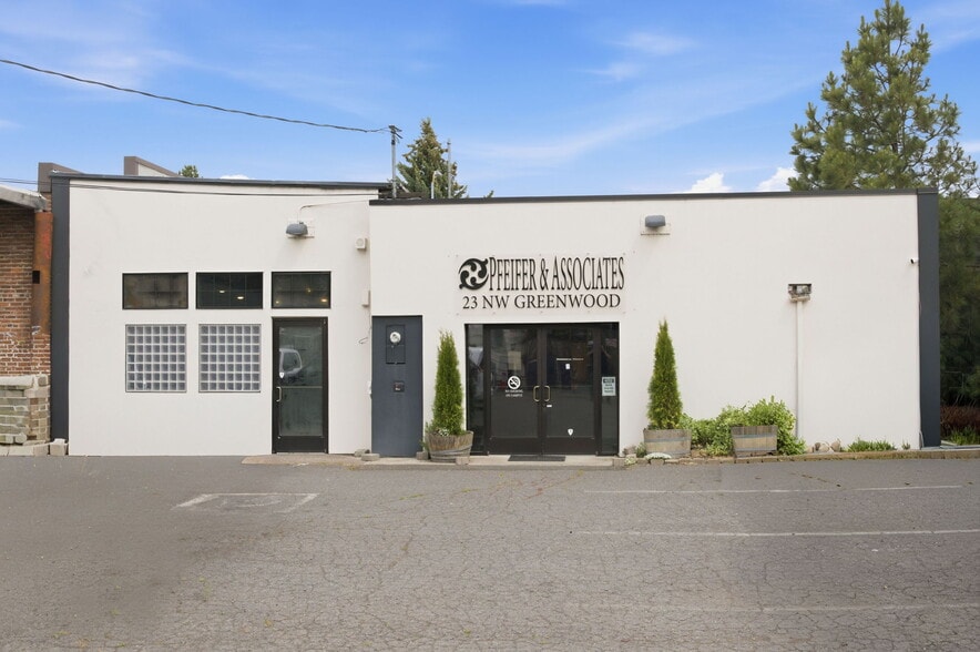 23 NW Greenwood Ave, Bend, OR à vendre - Photo du bâtiment - Image 3 de 35
