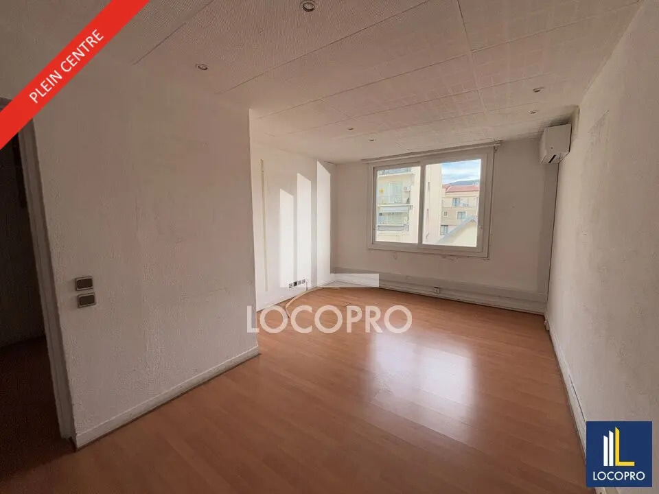 Office in Nice for lease Interior Photo- Image 1 of 7