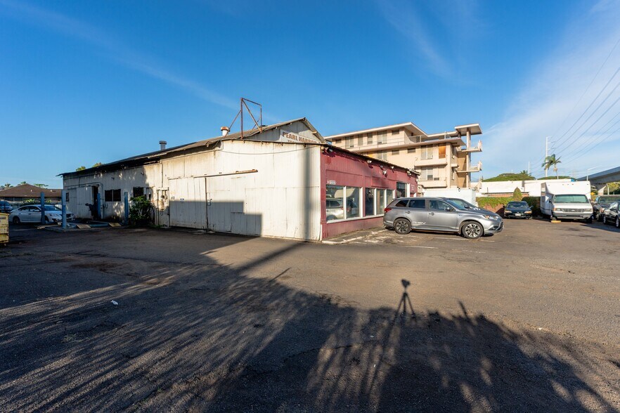 98-391 Kamehameha Hwy, Aiea, HI à louer - Photo du bâtiment - Image 2 de 15