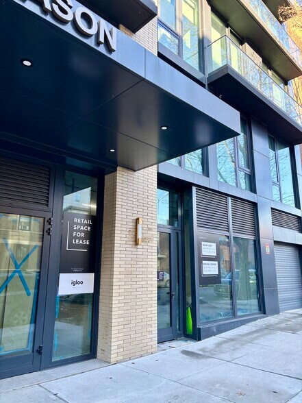 23-17 41st Ave, Long Island City, NY à louer - Photo du bâtiment - Image 2 de 5