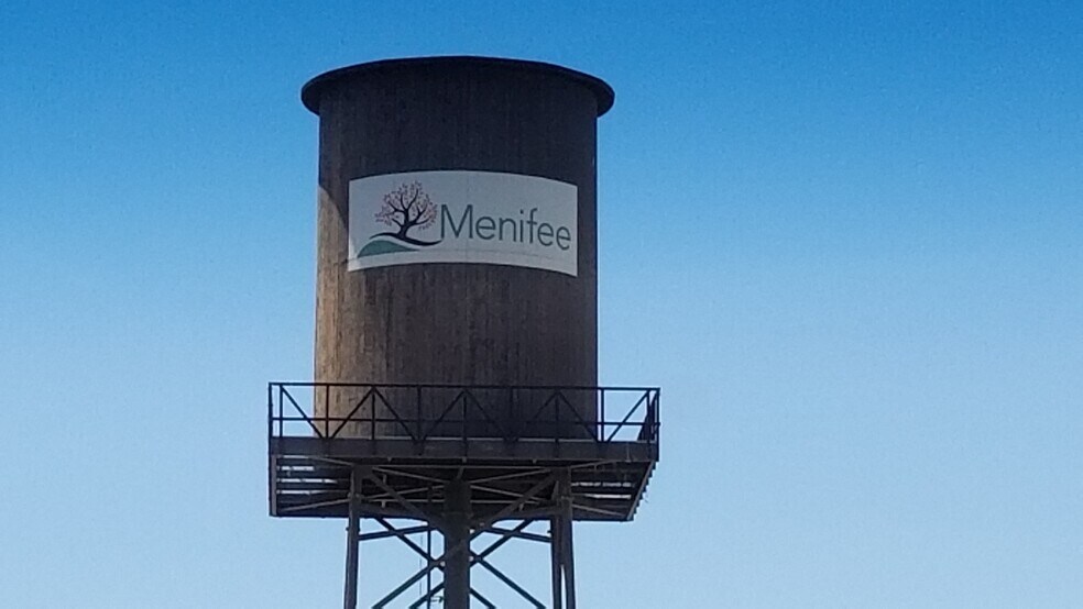 33177 Bailey Park Blvd, Menifee, CA à vendre - Photo du bâtiment - Image 2 de 7