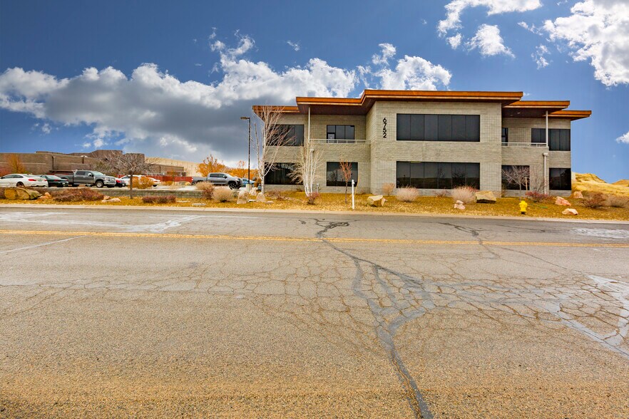 6752 Inter Cal Way, Prescott, AZ for lease - Building Photo - Image 2 of 5