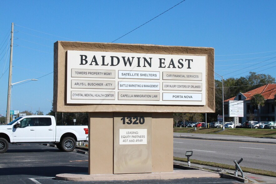 1300 N Semoran Blvd, Orlando, FL à louer - Photo du bâtiment - Image 2 de 18