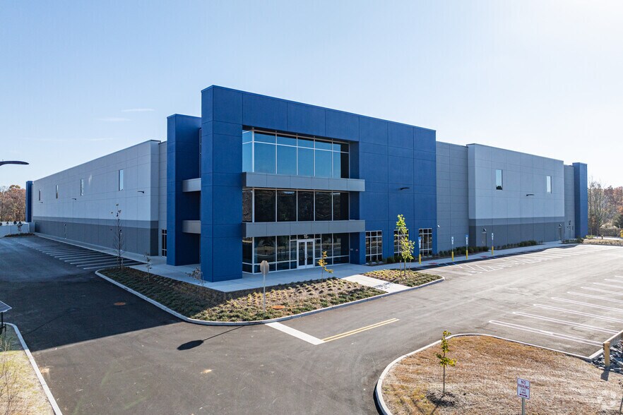 15 Harts Ln, East Brunswick, NJ à louer - Photo principale - Image 1 de 8