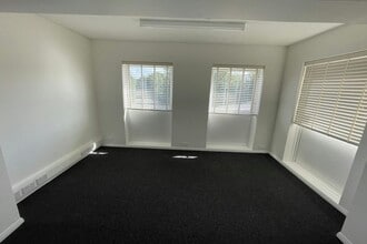Brook Way, Hastings for lease Interior Photo- Image 1 of 5