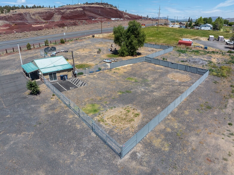 223 NW Oneil way, Redmond, OR for sale - Building Photo - Image 3 of 23