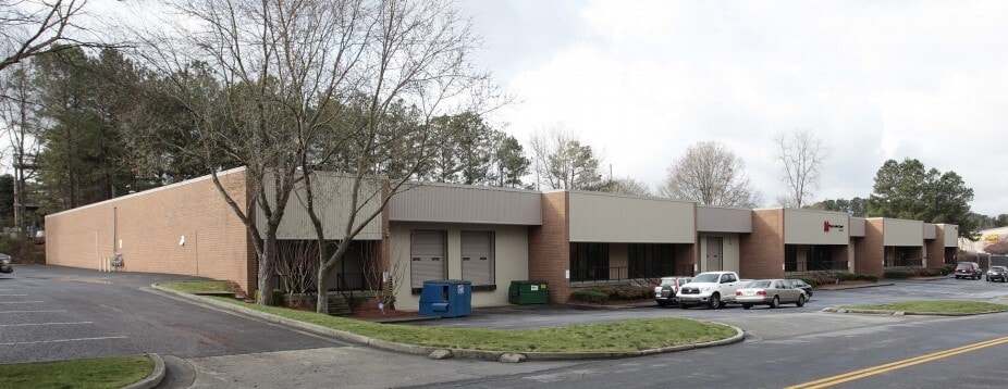 1935 Delk Industrial Blvd, Marietta, GA for lease - Building Photo - Image 1 of 1