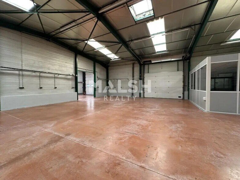 Bureau dans Arnas à louer - Photo du bâtiment - Image 3 de 8