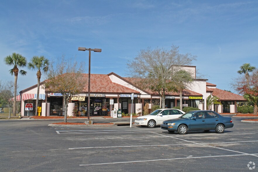 7391 Commercial Way, North Weeki Wachee, FL à louer - Photo du bâtiment - Image 2 de 9