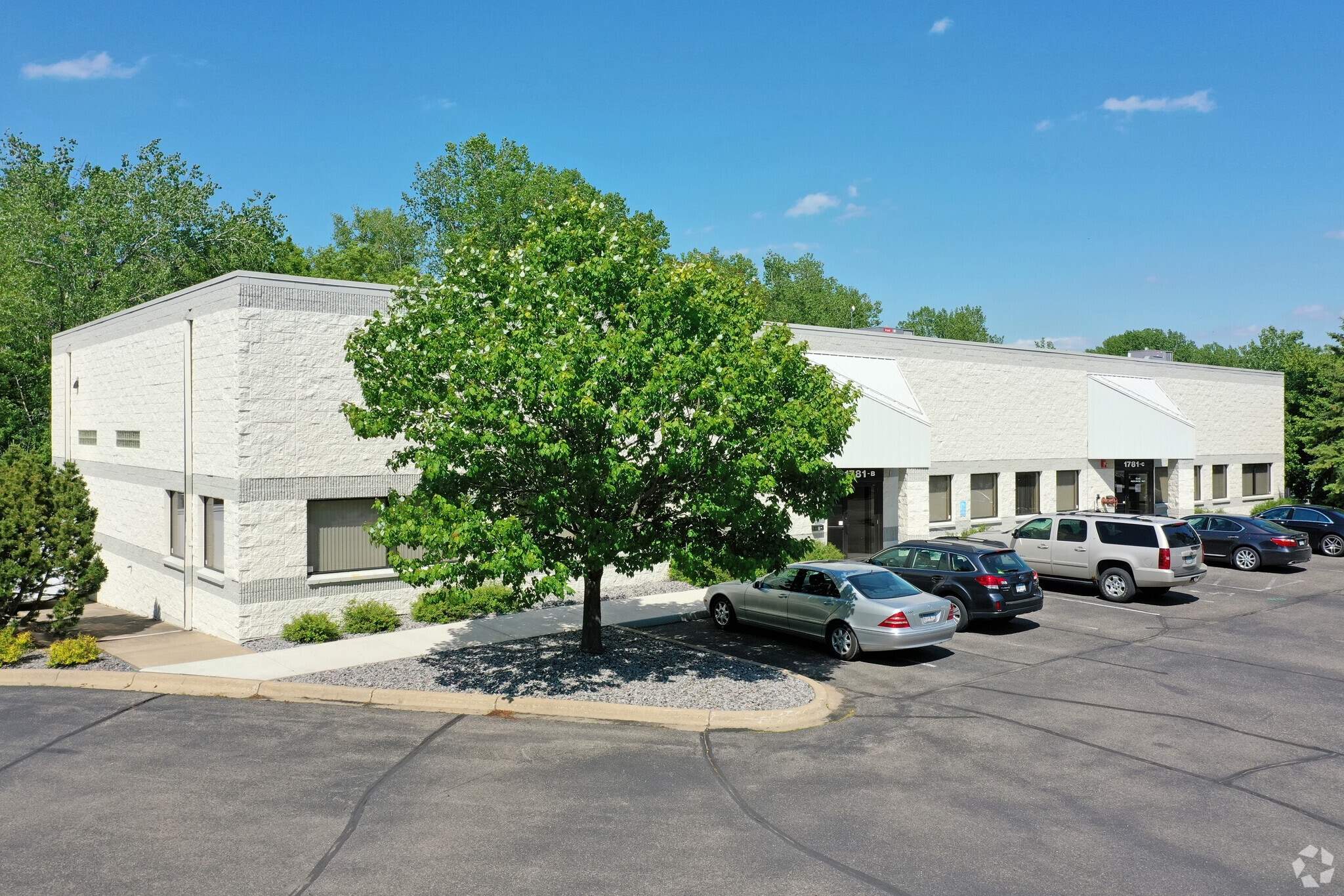 1781 Buerkle Cir, White Bear Lake, MN for lease Primary Photo- Image 1 of 8