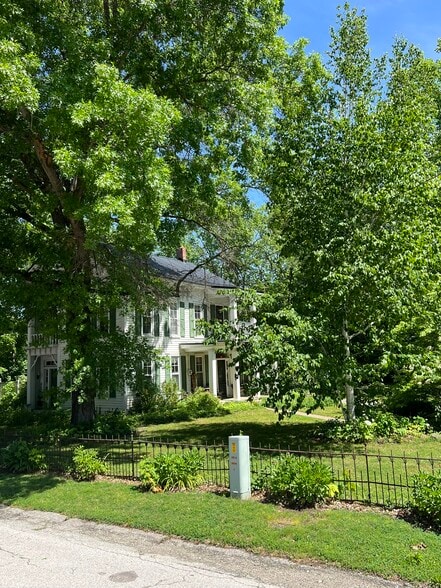 100 N Winans St, Battle Ground, IN à vendre - Photo du bâtiment - Image 2 de 18