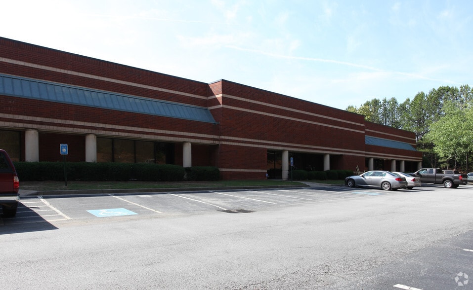 1675 Lakes Pky, Lawrenceville, GA for lease - Building Photo - Image 3 of 8