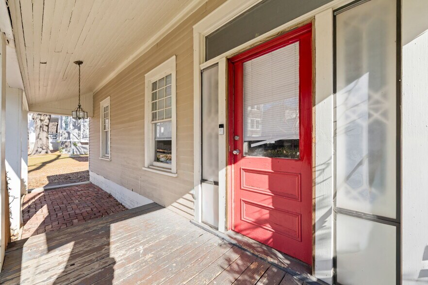 1306 Flint Pl, Raleigh, NC à vendre - Photo du bâtiment - Image 2 de 17