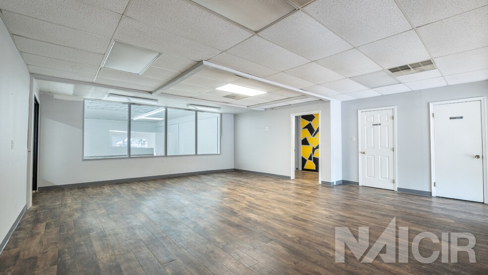 2200 Woodview Dr, Harrisburg, PA à louer - Photo du bâtiment - Image 2 de 6