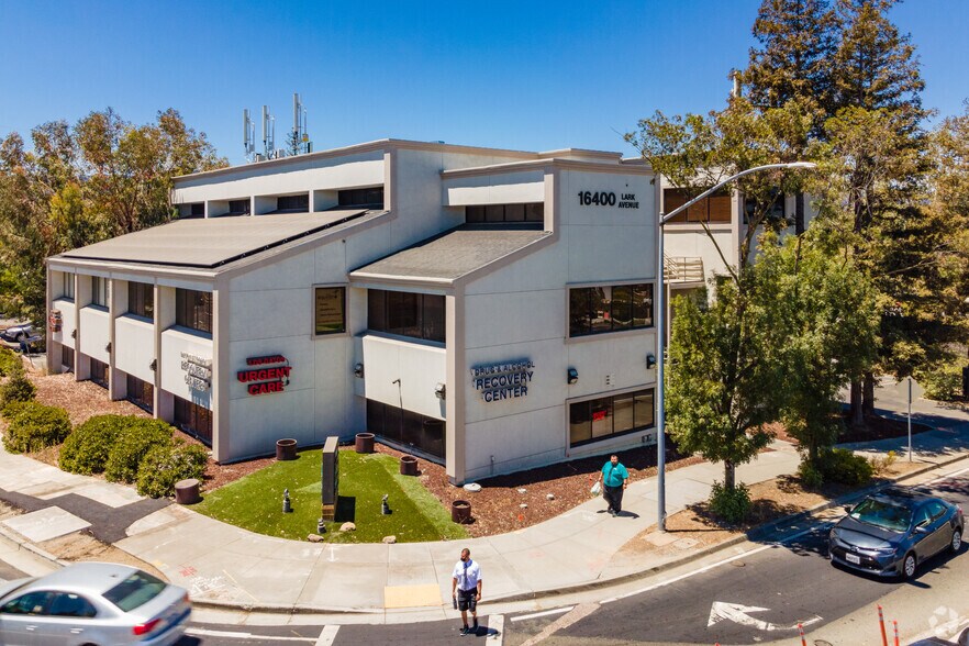 16400 Lark Ave, Los Gatos, CA à louer - Photo du bâtiment - Image 1 de 3