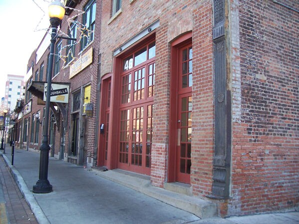 46 W New York St, Aurora, IL à vendre - Photo du bâtiment - Image 2 de 5