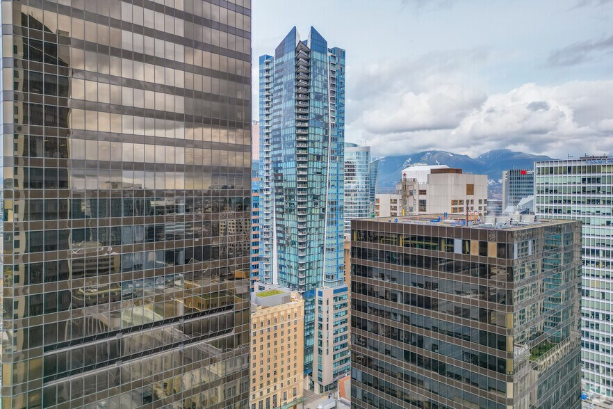 669 Howe St, Vancouver, BC à louer - Photo du bâtiment - Image 2 de 19