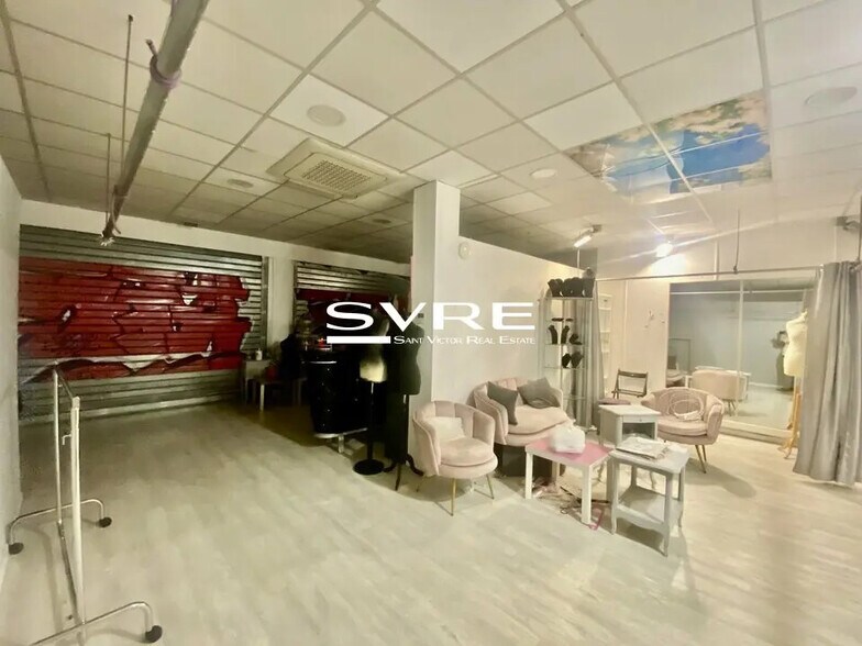 Retail in Marseille for lease - Interior Photo - Image 2 of 8