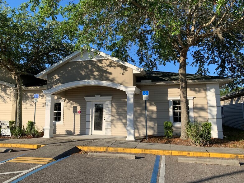 5140 Deer Park Dr, New Port Richey, FL à louer - Photo du bâtiment - Image 3 de 12