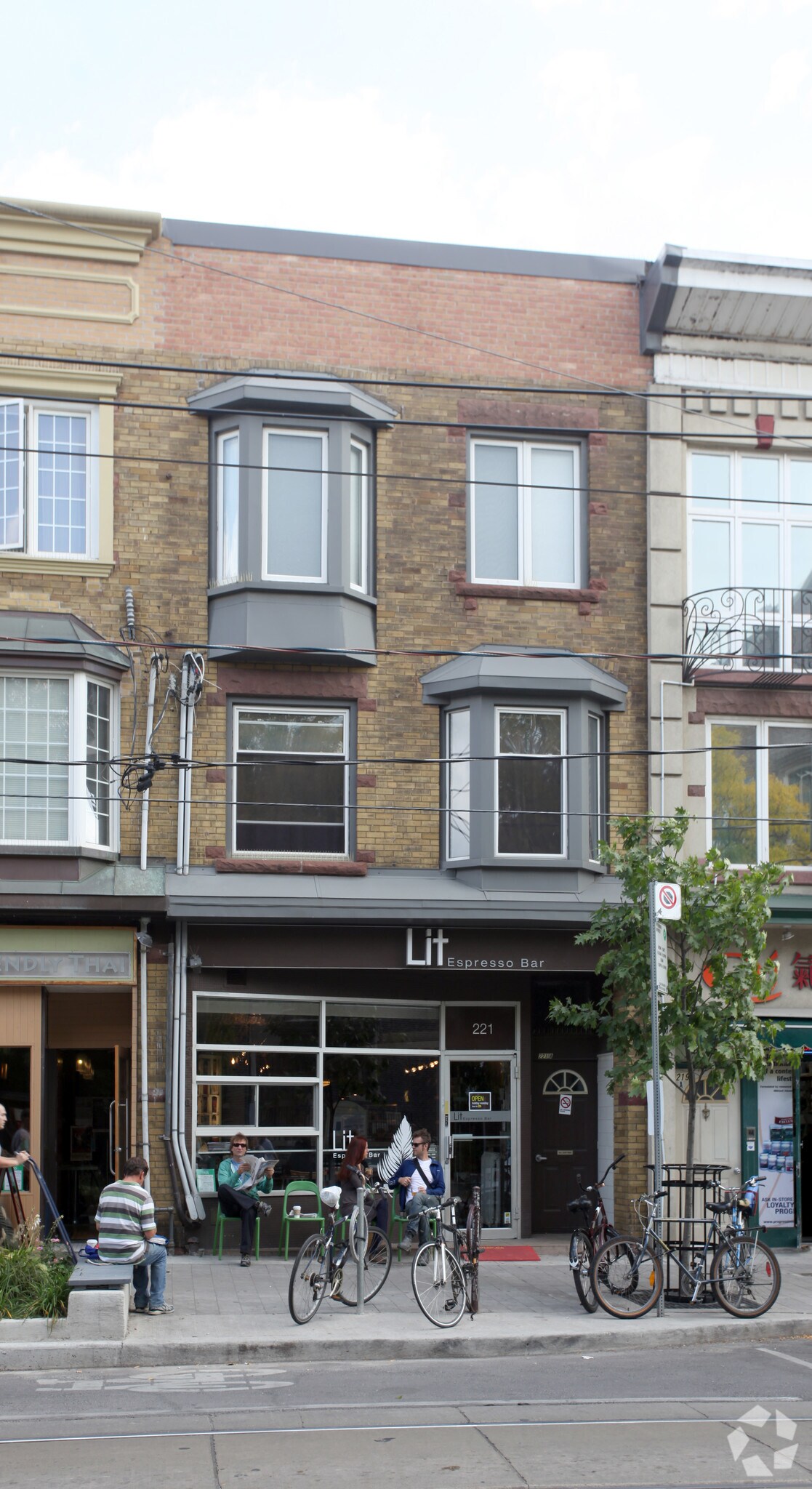 221 Roncesvalles Ave, Toronto, ON for sale Primary Photo- Image 1 of 1