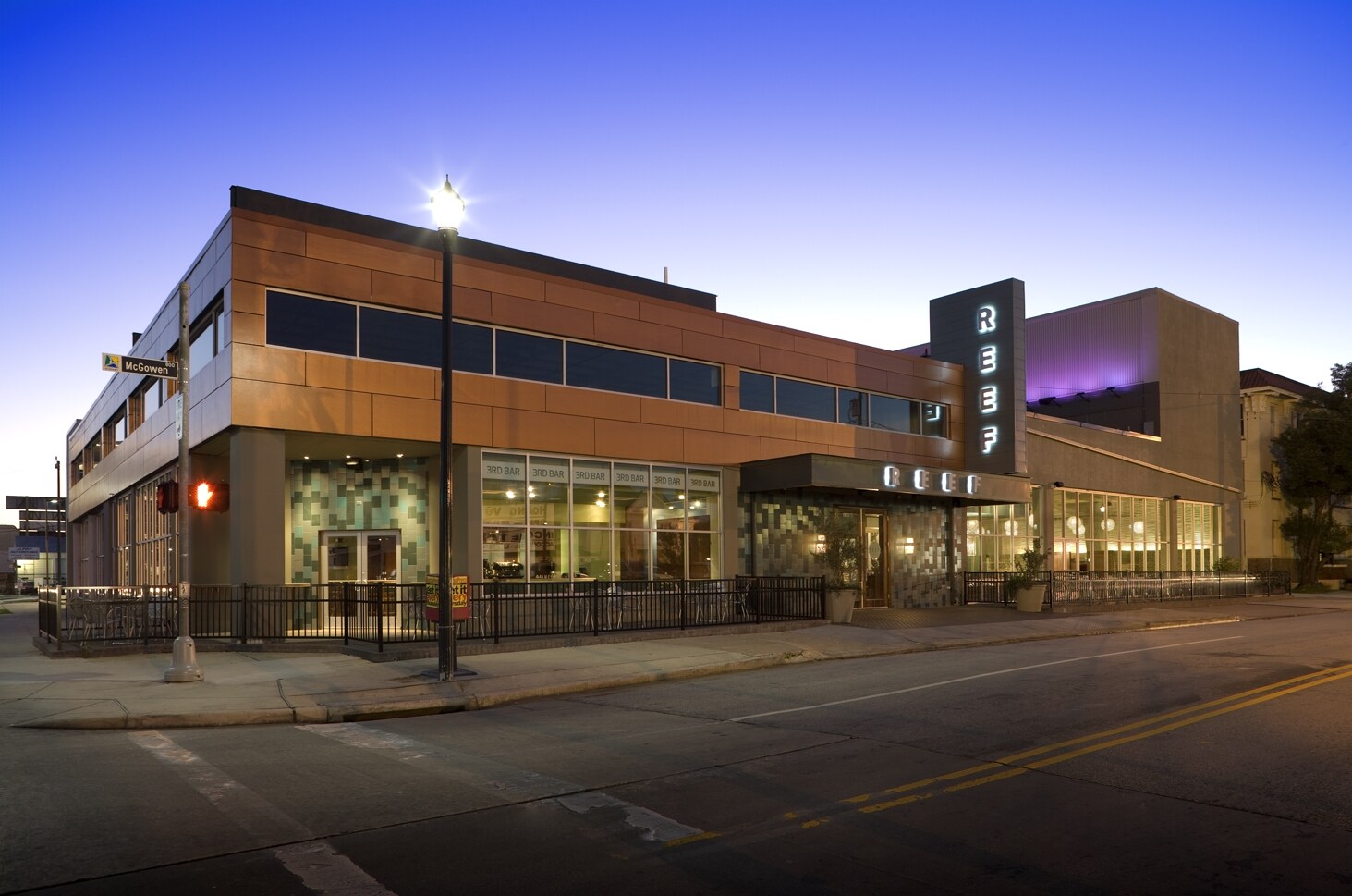 2600 Travis St, Houston, TX à louer Photo du bâtiment- Image 1 de 11