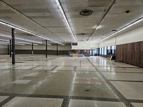 1706-1804 S Main St, Bellefontaine, OH for lease Interior Photo- Image 2 of 8