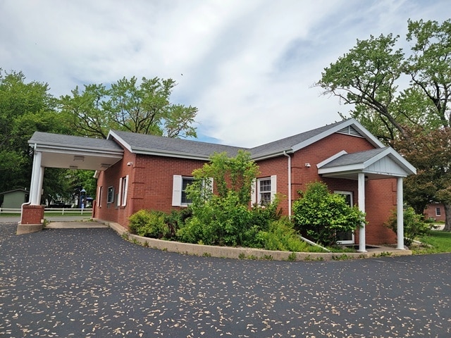204 S Main St, Loyal, WI à vendre - Photo du bâtiment - Image 2 de 21
