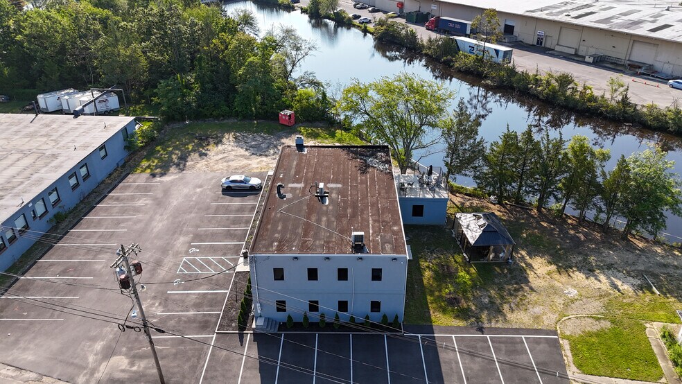 90 Irons St, Toms River, NJ à louer - Photo du bâtiment - Image 2 de 24