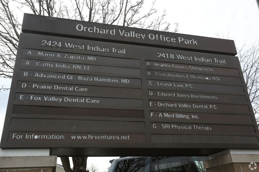 2418 W Indian Trl, Aurora, IL à vendre - Photo du bâtiment - Image 2 de 11