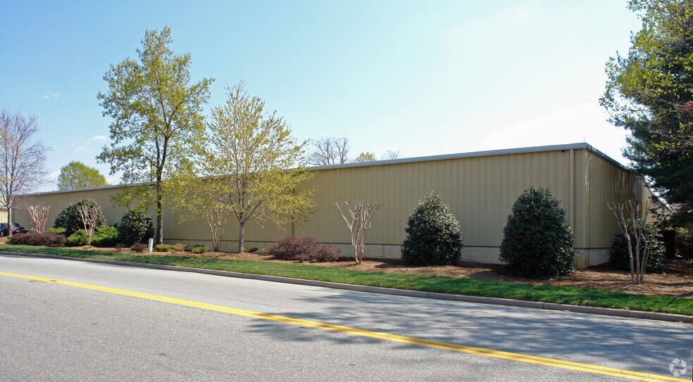 521 Research Rd, Richmond, VA à vendre - Photo du bâtiment - Image 3 de 3