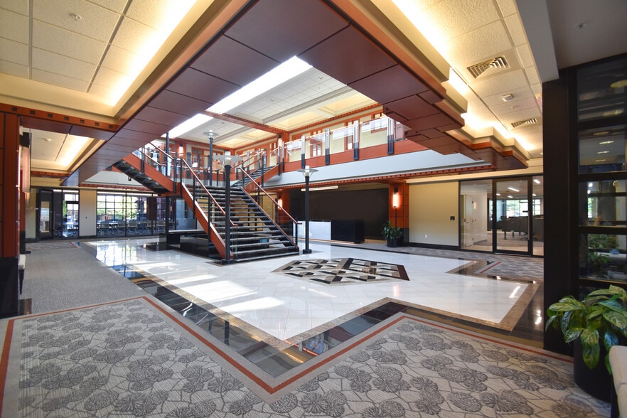 6467 Main St, Williamsville, NY for lease - Lobby - Image 2 of 7