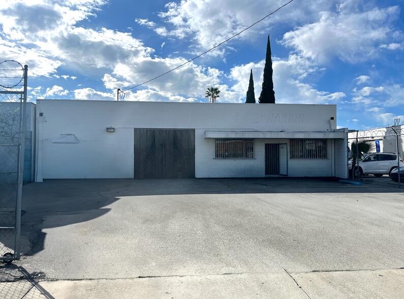 16146 Leadwell St, Van Nuys, CA for lease - Primary Photo - Image 1 of 8