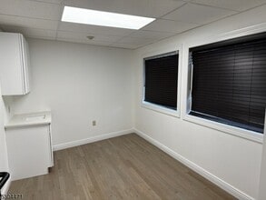 339 Passaic Ave, Nutley, NJ à louer Photo intérieure- Image 1 de 1