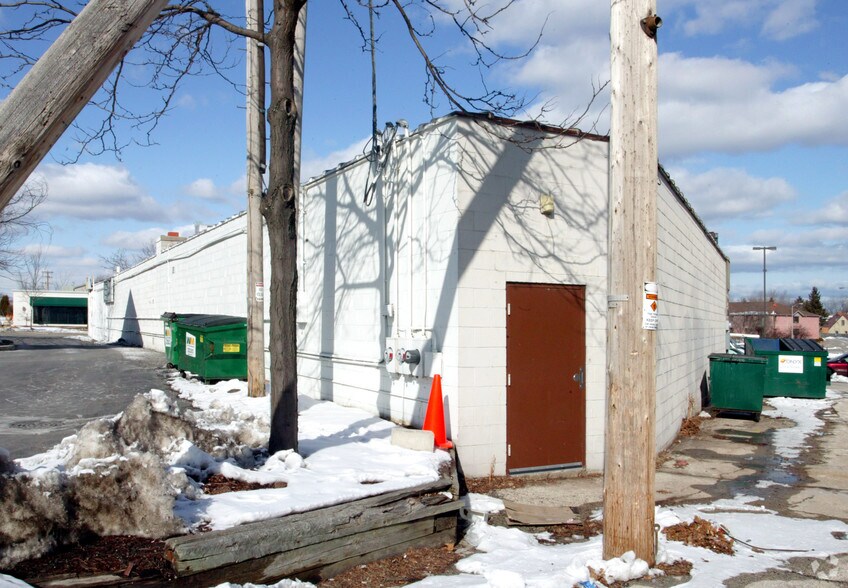 9115 W Oklahoma Ave, Milwaukee, WI for lease - Building Photo - Image 2 of 2