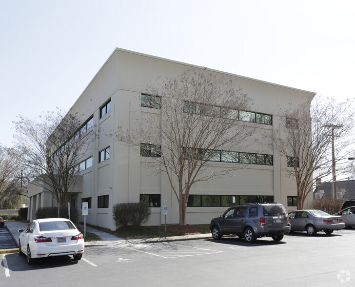 4000 Park Rd, Charlotte, NC à louer - Photo du bâtiment - Image 2 de 11
