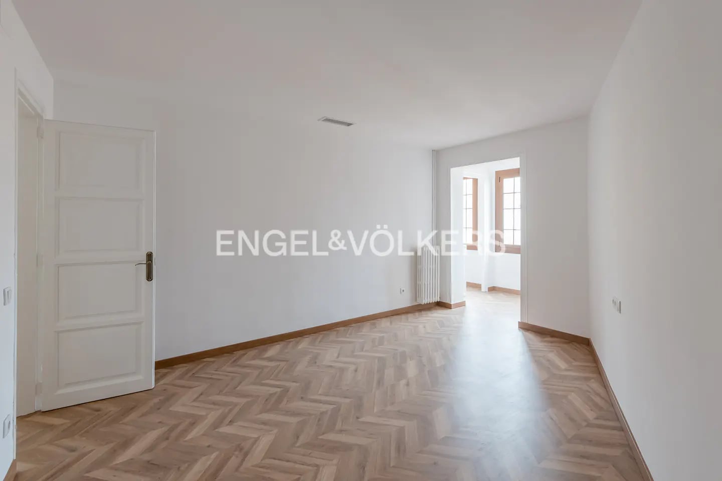 Office in Barcelona, Barcelona for lease Interior Photo- Image 1 of 13