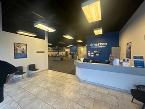 21043 N Cave Creek Rd, Phoenix, AZ à louer Photo intérieure- Image 2 de 11