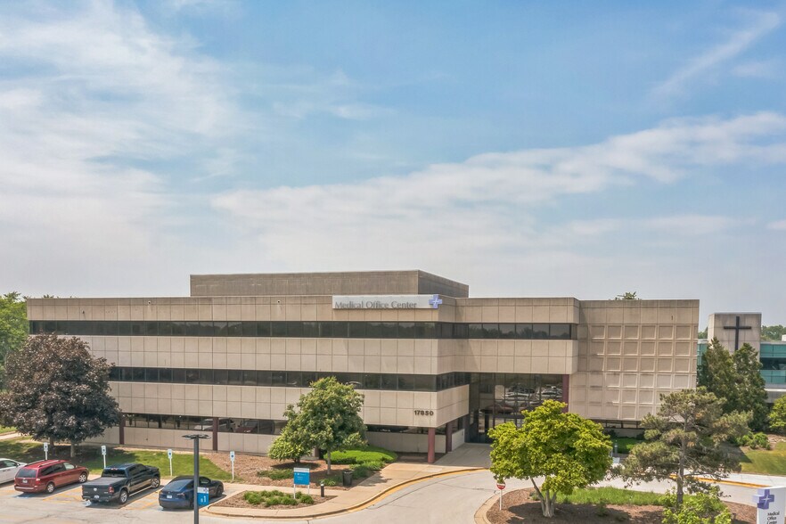 17850 S Kedzie Ave, Hazel Crest, IL à louer - Photo du bâtiment - Image 3 de 10