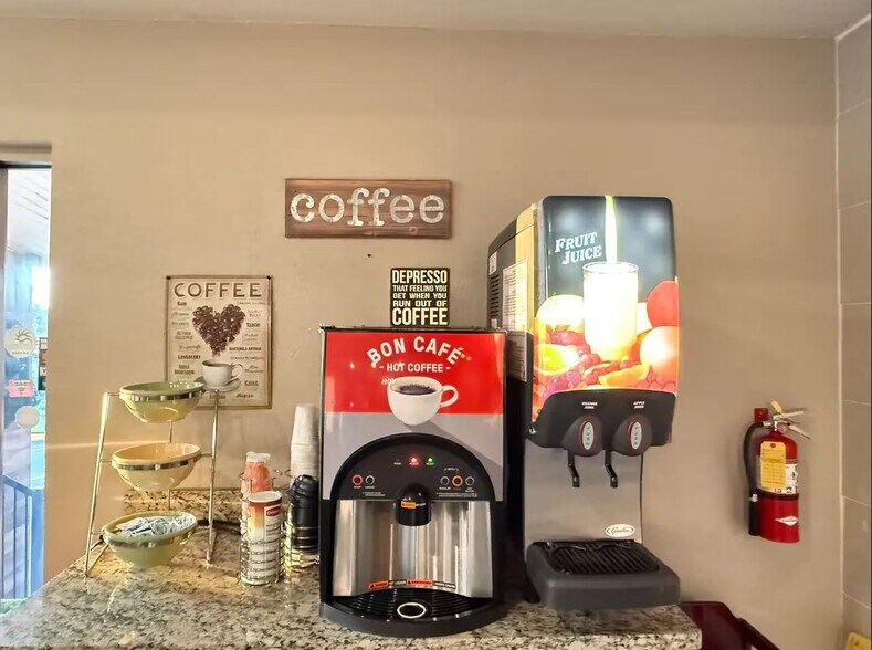 3925 S Ferdon Blvd, Crestview, FL à vendre - Photo du bâtiment - Image 3 de 12