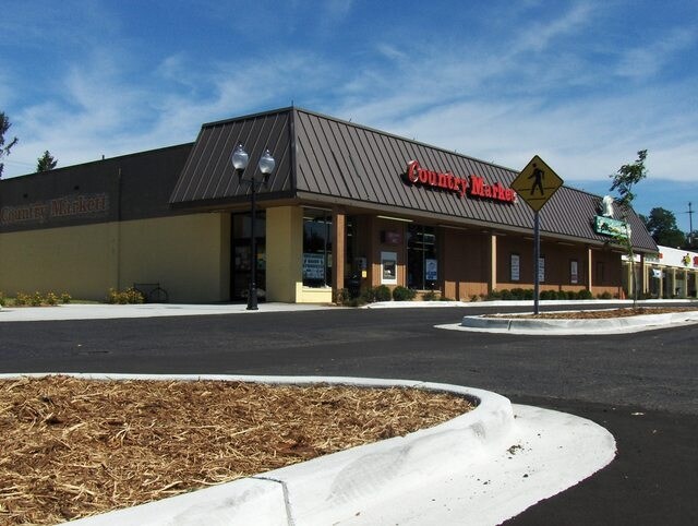 1351-1403 E Grand River Ave, East Lansing, MI à louer - Photo du bâtiment - Image 2 de 11