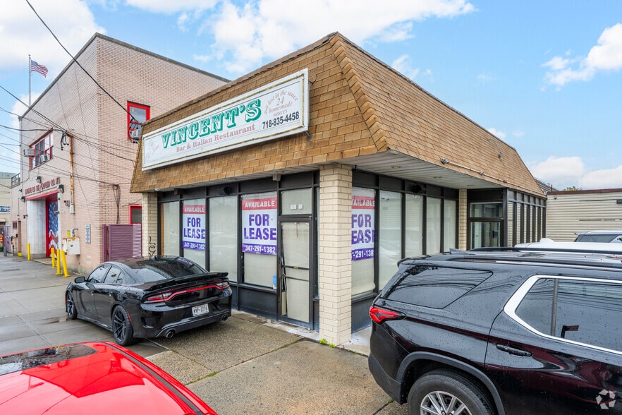 15913 Crossbay Blvd, Howard Beach, NY for lease - Primary Photo - Image 1 of 2