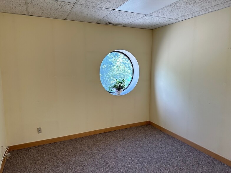 Putnam Offices, Norwalk, CT for lease - Interior Photo - Image 3 of 11