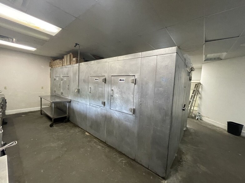 688 Taylorsville Rd, Taylorsville, KY for sale - Building Photo - Image 2 of 22