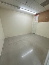 4621 Shrank Dr, Independence, MO for lease Interior Photo- Image 2 of 2