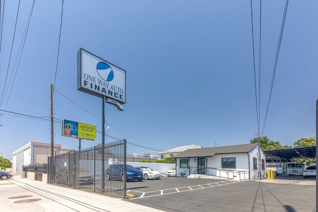 More details for 13449 Van Nuys Blvd, Pacoima, CA - Retail for Sale