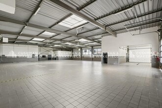 1 Rue Nicéphore Niepce, Saint-Priest for sale Interior Photo- Image 2 of 4
