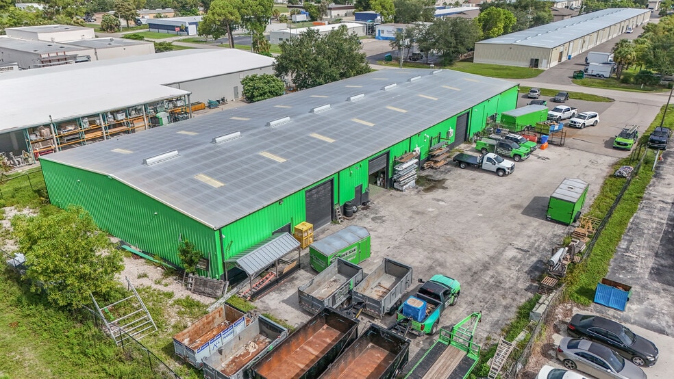 2312 Bruner Ln, Fort Myers, FL for lease - Building Photo - Image 3 of 21